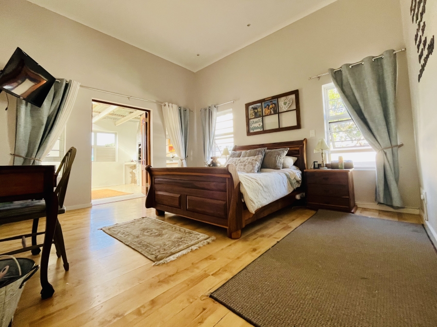3 Bedroom Property for Sale in Sandbaai Western Cape